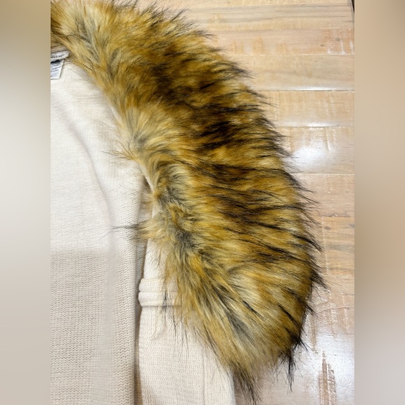 Bebe faux fur shawl sweater open front jacket - Picture 12 of 16